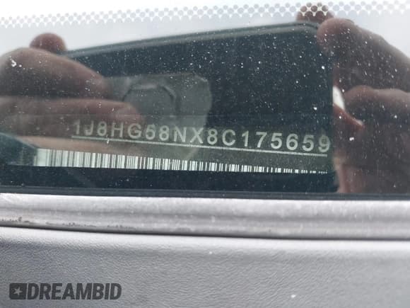 ✅ 2008 Jeep Commander Limited • VIN: 1J8HG58NX8C175659 • Lot: 43077922. Listed on IAAI with 194,601 mi. Free auction sales archive from the USA and detailed vehicle history report at DreamBid. Image 9.