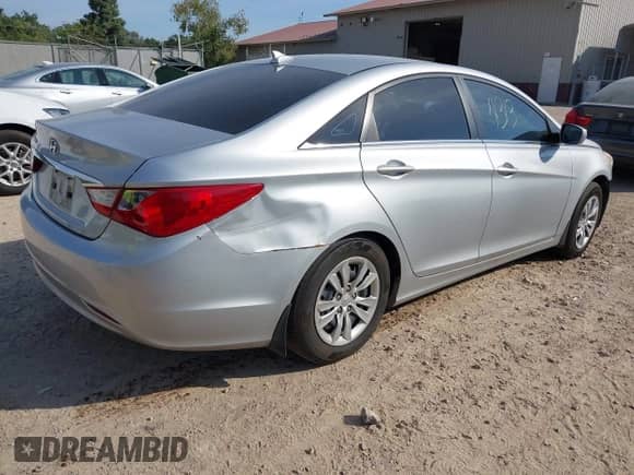 2012 Hyundai Sonata GLS z VIN 5NPEB4AC2CH345876, wystawiony jako IAAI lot #43324313 z przebiegiem 183 247 mil mil oraz . Historia ofert i sprzedaży dostępna na DreamBid. Obrazek 4.