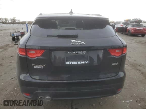 ✅ 2017 Jaguar F-Pace 20d Prestige • VIN: SADCK2BNXHA493093 • Lot: 90291985. Wystawiony na Copart z przebiegiem 106 348 mil. Bezpłatny archiwum sprzedaży aukcyjnych z USA i szczegółowy raport historii pojazdu na DreamBid. Zdjęcie 6.