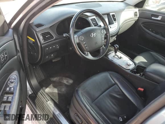 2014 Hyundai Genesis 3.8L с VIN KMHGC4DD5EU260223, выставлен на аукционе Copart как лот 76933404 с пробегом 31 819 миль миль и Списание • Salvage title. История ставок и продаж доступна на DreamBid. Изображение 8.