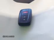 ✅ 2019 Toyota Prius L Eco • VIN: JTDKARFU7K3094917 • Lot: 43162338. Wystawiony na IAAI z przebiegiem 200 289 mil. Bezpłatny archiwum sprzedaży aukcyjnych z USA i szczegółowy raport historii pojazdu na DreamBid. Zdjęcie 11.