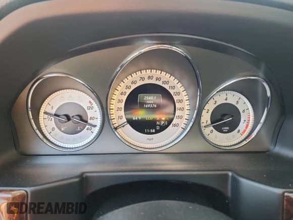 ✅ 2013 Mercedes-Benz GLK 350 • VIN: WDCGG8JB6DG043547 • Лот: 87476935. Опубликован ранее на Copart с пробегом 169 376 миль. Бесплатный доступ к архиву аукционных продаж из США и подробный отчёт об истории автомобиля на DreamBid. Изображение 9.