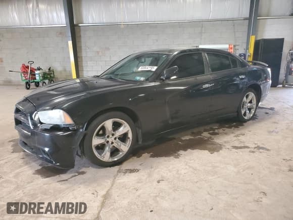 ✅ 2011 Dodge Charger Rallye • VIN: 2B3CL3CGXBH500438 • Lot: 65832495. Wystawiony na Copart z przebiegiem 177 000 mil. Bezpłatny archiwum sprzedaży aukcyjnych z USA i szczegółowy raport historii pojazdu na DreamBid. Zdjęcie 1.