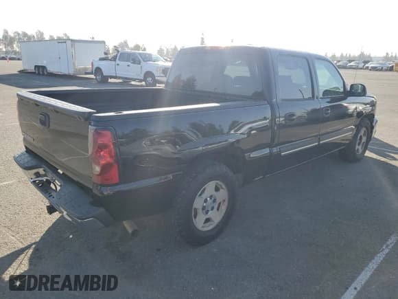 ✅ 2006 Chevrolet Silverado 1500 LT1 • VIN: 2GCEC13T661172085 • Лот: 79927784. Опубликован ранее на Copart с пробегом 155 399 миль. Бесплатный доступ к архиву аукционных продаж из США и подробный отчёт об истории автомобиля на DreamBid. Изображение 3.