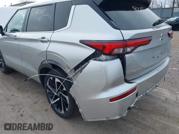 ✅ 2023 Mitsubishi Outlander SE • VIN: JA4J4UA84PZ056012 • Лот: 41858225. Опубликован ранее на IAAI с пробегом 46 808 миль. Бесплатный доступ к архиву аукционных продаж из США и подробный отчёт об истории автомобиля на DreamBid. Изображение 6.