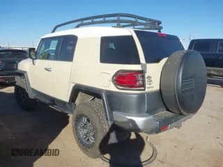 ✅ 2008 Toyota FJ Cruiser • VIN: JTEBU11F58K047364 • Lot: 43554703. Wystawiony na IAAI z przebiegiem 234 798 mil. Bezpłatny archiwum sprzedaży aukcyjnych z USA i szczegółowy raport historii pojazdu na DreamBid. Zdjęcie 3.