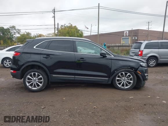 ✅ 2019 Lincoln MKC Select • VIN: 5LMCJ2C93KUL10101 • Лот: 43501291. Опубликован ранее на IAAI с пробегом 24 572 миль. Бесплатный доступ к архиву аукционных продаж из США и подробный отчёт об истории автомобиля на DreamBid. Изображение 13.