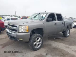 ✅ 2009 Chevrolet Silverado 1500 LT • VIN: 3GCEC23079G159384 • Lot: 43089676. Wystawiony na IAAI z przebiegiem 233 693 mil. Bezpłatny archiwum sprzedaży aukcyjnych z USA i szczegółowy raport historii pojazdu na DreamBid. Zdjęcie 2.