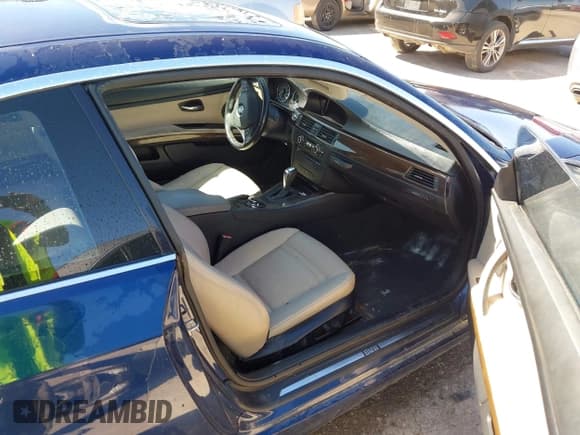 ✅ 2011 BMW 3 Series 328i xDrive • VIN: WBAKF3C52BE566602 • Lot: 43519639. Wystawiony na IAAI z przebiegiem 134 548 mil. Bezpłatny archiwum sprzedaży aukcyjnych z USA i szczegółowy raport historii pojazdu na DreamBid. Zdjęcie 5.