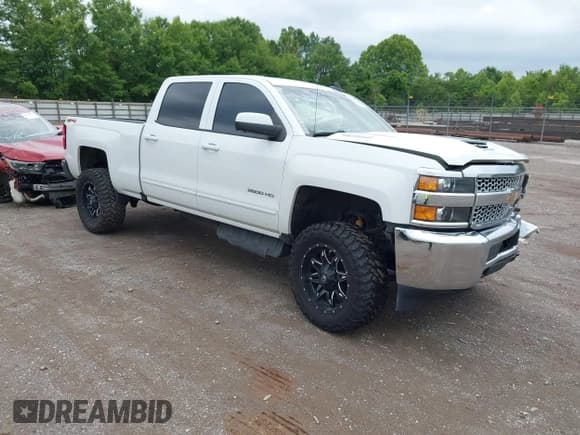 ✅ 2019 Chevrolet Silverado 2500HD LT • VIN: 1GC1KSEY0KF178774 • Лот: 42319711. Опубликован ранее на IAAI с пробегом 165 626 миль. Бесплатный доступ к архиву аукционных продаж из США и подробный отчёт об истории автомобиля на DreamBid. Изображение 1.