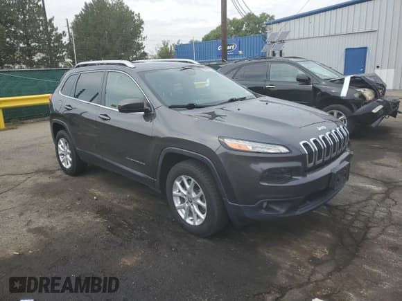 ✅ 2016 Jeep Cherokee Latitude • VIN: 1C4PJMCB3GW147940 • Лот: 69570725. Опубликован ранее на Copart с пробегом 87 389 миль. Бесплатный доступ к архиву аукционных продаж из США и подробный отчёт об истории автомобиля на DreamBid. Изображение 4.