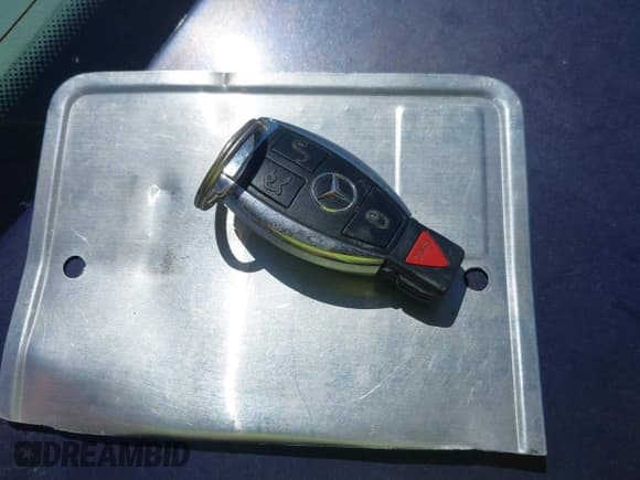 ✅ 2003 Mercedes-Benz C 240 • VIN: WDBRF61J43E010505 • Лот: 42353033. Опубликован ранее на IAAI с пробегом Не указан. Бесплатный доступ к архиву аукционных продаж из США и подробный отчёт об истории автомобиля на DreamBid. Изображение 11.