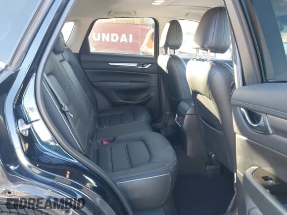 ✅ 2024 Mazda CX-5 S Carbon Edition • VIN: JM3KFBCL0R0405370 • Lot: 43540391. Wystawiony na IAAI z przebiegiem 46 824 mil. Bezpłatny archiwum sprzedaży aukcyjnych z USA i szczegółowy raport historii pojazdu na DreamBid. Zdjęcie 8.