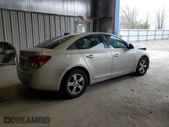 ✅ 2015 Chevrolet Cruze LT • VIN: 1G1PC5SB2F7209797 • Лот: 92389605. Опубликован ранее на Copart с пробегом 229 104 миль. Бесплатный доступ к архиву аукционных продаж из США и подробный отчёт об истории автомобиля на DreamBid. Изображение 3.