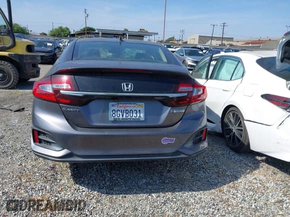 ✅ 2018 Honda Clarity • VIN: JHMZC5F19JC021696 • Lot: 41920191. Listed on IAAI with Not provided. Free auction sales archive from the USA and detailed vehicle history report at DreamBid. Image 17.