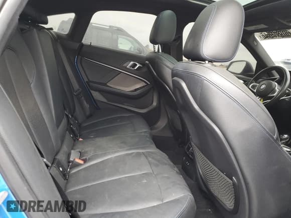 ✅ 2020 BMW 2 Series M235i xDrive • VIN: WBA13AL04L7F66560 • Lot: 60917545. Wystawiony na Copart z przebiegiem 80 393 mil. Bezpłatny archiwum sprzedaży aukcyjnych z USA i szczegółowy raport historii pojazdu na DreamBid. Zdjęcie 10.