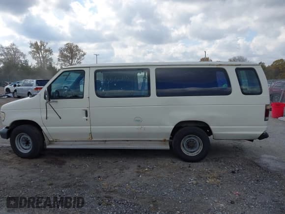 ✅ 1993 Ford Econoline Cargo • VIN: 1FBJS31M8PHB50746 • Lot: 43612255. Wystawiony na IAAI z przebiegiem Nie podano. Bezpłatny archiwum sprzedaży aukcyjnych z USA i szczegółowy raport historii pojazdu na DreamBid. Zdjęcie 14.