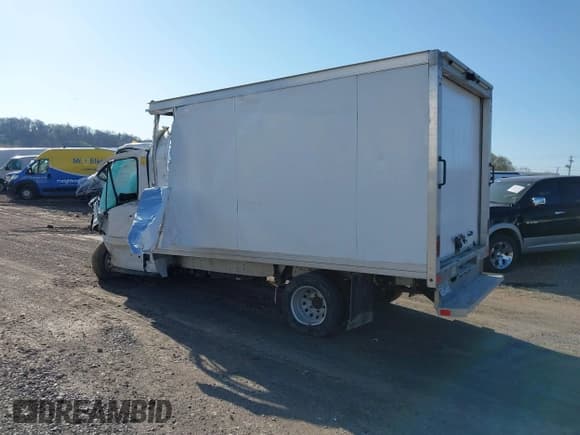 ✅ 2022 Ford Transit • VIN: 1FDBF6Z86NKA40450 • Lot: 41768046. Wystawiony na IAAI z przebiegiem Nie podano. Bezpłatny archiwum sprzedaży aukcyjnych z USA i szczegółowy raport historii pojazdu na DreamBid. Zdjęcie 3.