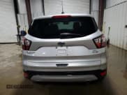 ✅ 2017 Ford Escape SE • VIN: 1FMCU9G94HUC52795 • Lot: 48213355. Wystawiony na Copart z przebiegiem Nie podano. Bezpłatny archiwum sprzedaży aukcyjnych z USA i szczegółowy raport historii pojazdu na DreamBid. Zdjęcie 6.