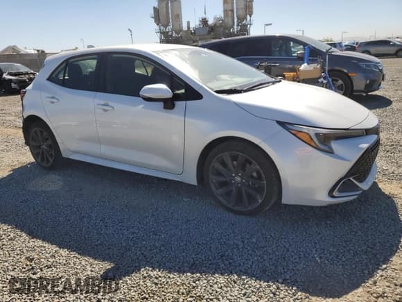 ✅ 2023 Toyota Corolla XSE • VIN: JTNC4MBE5P3212849 • Lot: 82447325. Wystawiony na Copart z przebiegiem 14 553 mil. Bezpłatny archiwum sprzedaży aukcyjnych z USA i szczegółowy raport historii pojazdu na DreamBid. Zdjęcie 4.