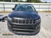 ✅ 2019 Jeep Compass Altitude • VIN: 3C4NJCBB9KT612996 • Lot: 82093255. Wystawiony na Copart z przebiegiem 199 374 mil. Bezpłatny archiwum sprzedaży aukcyjnych z USA i szczegółowy raport historii pojazdu na DreamBid. Zdjęcie 5.