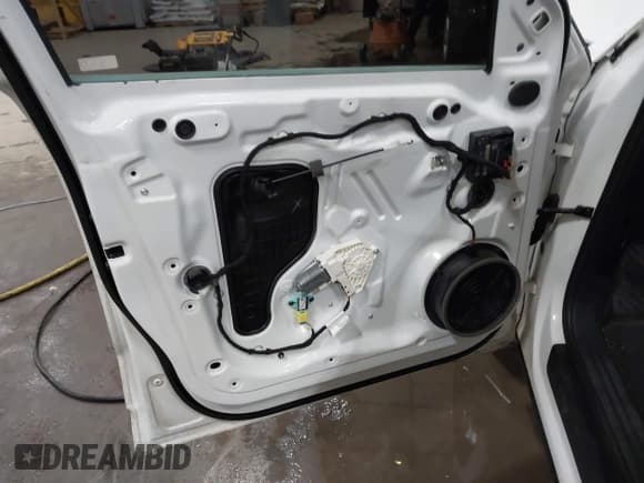 ✅ 2011 Audi Q5 Premium • VIN: WA1CFAFP7BA047054 • Lot: 41771362. Listed on IAAI with 155,066 mi. Free auction sales archive from the USA and detailed vehicle history report at DreamBid. Image 18.