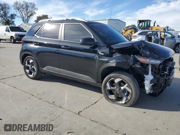 ✅ 2025 Hyundai Venue SEL • VIN: KMHRC8A3XSU394359 • Lot: 91134305. Listed on Copart with 3,847 mi. Free auction sales archive from the USA and detailed vehicle history report at DreamBid. Image 4.