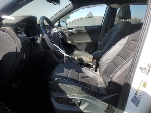 ✅ 2021 Volkswagen Tiguan SEL Premium R-Line • VIN: 3VV4B7AX1MM118787 • Лот: 71269535. Опубликован ранее на Copart с пробегом 47 605 миль. Бесплатный доступ к архиву аукционных продаж из США и подробный отчёт об истории автомобиля на DreamBid. Изображение 7.