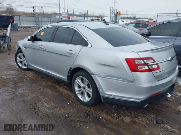 ✅ 2016 Ford Taurus SEL • VIN: 1FAHP2E81GG147489 • Lot: 43873439. Listed on IAAI with 193,061 mi. Free auction sales archive from the USA and detailed vehicle history report at DreamBid. Image 3.