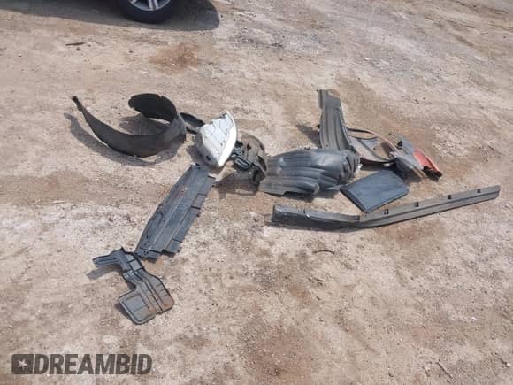 2006 Chevrolet Aveo LS z VIN KL1TD56646B650240, wystawiony jako IAAI lot #42382565 z przebiegiem 219 700 mil mil oraz . Historia ofert i sprzedaży dostępna na DreamBid. Obrazek 12.