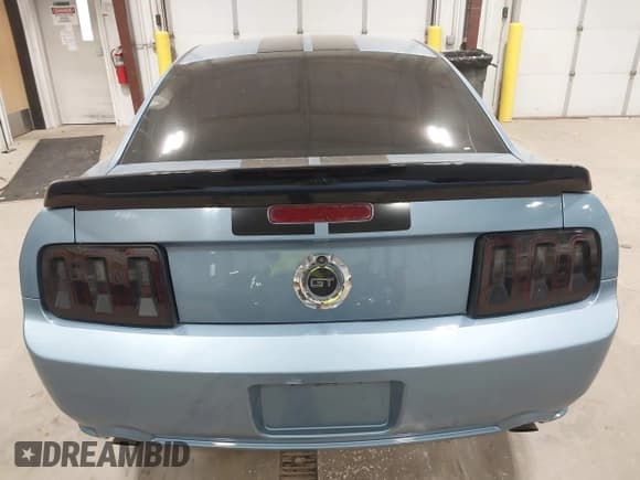 ✅ 2006 Ford Mustang GT Deluxe • VIN: 1ZVFT82H565117729 • Lot: 43598803. Listed on IAAI with 102,685 mi. Free auction sales archive from the USA and detailed vehicle history report at DreamBid. Image 16.