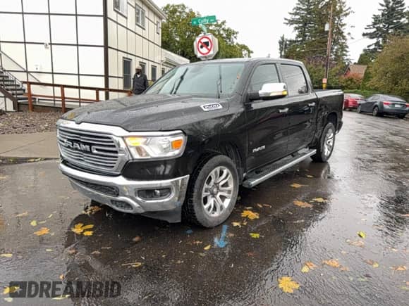 2020 Ram 1500 Lone Star z VIN 1C6SRFFT8LN201310, wystawiony jako Copart lot #90408605 z przebiegiem 83 796 mil mil oraz Szkoda całkowita • Salvage title. Historia ofert i sprzedaży dostępna na DreamBid. Obrazek 2.