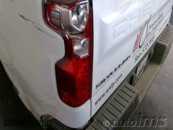 2021 Chevrolet Silverado 1500 Work Truck z VIN 3GCNWAEF8MG164749, wystawiony jako IAAI lot #43632324 z przebiegiem 90 987 mil mil oraz . Historia ofert i sprzedaży dostępna na DreamBid. Obrazek 3.