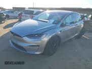 ✅ 2024 Tesla Model X Plaid • VIN: 7SAXCBE65RF453398 • Lot: 41082484. Wystawiony na IAAI z przebiegiem Nie podano. Bezpłatny archiwum sprzedaży aukcyjnych z USA i szczegółowy raport historii pojazdu na DreamBid. Zdjęcie 2.