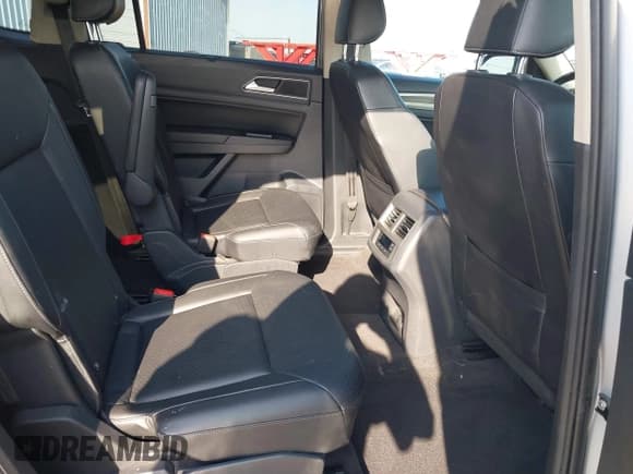 ✅ 2019 Volkswagen Atlas SE • VIN: 1V2WR2CA5KC589563 • Lot: 42766671. Listed on IAAI with 73,712 mi. Free auction sales archive from the USA and detailed vehicle history report at DreamBid. Image 8.