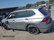 ✅ 2023 Volkswagen Tiguan SE R-Line Black • VIN: 3VVCB7AX0PM062647 • Lot: 43512995. Wystawiony na IAAI z przebiegiem 34 220 mil. Bezpłatny archiwum sprzedaży aukcyjnych z USA i szczegółowy raport historii pojazdu na DreamBid. Zdjęcie 15.