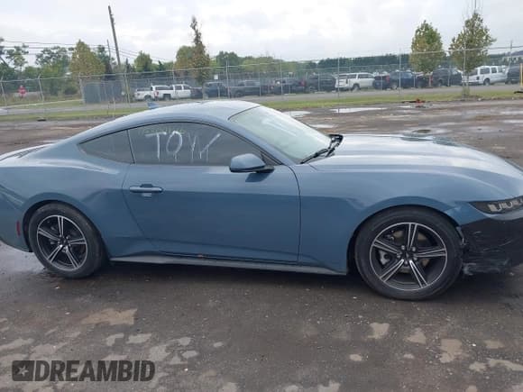 ✅ 2024 Ford Mustang EcoBoost Premium • VIN: 1FA6P8TH5R5147149 • Lot: 43300846. Listed on IAAI with 17,425 mi. Free auction sales archive from the USA and detailed vehicle history report at DreamBid. Image 13.