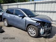 ✅ 2022 Toyota Corolla Cross LE • VIN: 7MUCAABG3NV029108 • Lot: 68875345. Wystawiony na Copart z przebiegiem 61 373 mil. Bezpłatny archiwum sprzedaży aukcyjnych z USA i szczegółowy raport historii pojazdu na DreamBid. Zdjęcie 4.