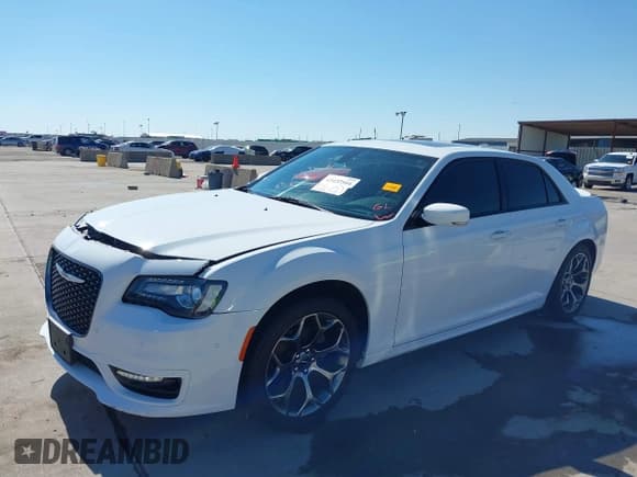 ✅ 2018 Chrysler 300 S • VIN: 2C3CCABG9JH315627 • Lot: 43432544. Listed on IAAI with 65,455 mi. Free auction sales archive from the USA and detailed vehicle history report at DreamBid. Image 20.