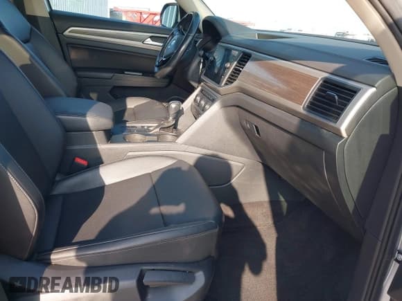 ✅ 2019 Volkswagen Atlas SE • VIN: 1V2WR2CA5KC589563 • Lot: 42766671. Listed on IAAI with 73,712 mi. Free auction sales archive from the USA and detailed vehicle history report at DreamBid. Image 5.