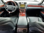 ✅ 2010 Lexus LS 460 L • VIN: JTHGL5EF8A5041219 • Lot: 51175495. Wystawiony na Copart z przebiegiem 124 511 mil. Bezpłatny archiwum sprzedaży aukcyjnych z USA i szczegółowy raport historii pojazdu na DreamBid. Zdjęcie 8.