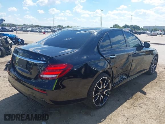 ✅ 2018 Mercedes-Benz E 43 AMG • VIN: WDDZF6EB6JA322257 • Lot: 43322111. Listed on IAAI with 129,748 mi. Free auction sales archive from the USA and detailed vehicle history report at DreamBid. Image 4.
