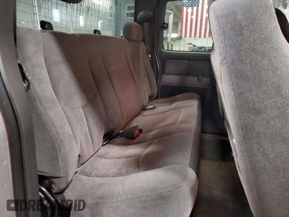 ✅ 2005 Chevrolet Silverado 1500 Z71 • VIN: 2GCEK19B851344035 • Лот: 80908564. Опубликован ранее на Copart с пробегом 175 823 миль. Бесплатный доступ к архиву аукционных продаж из США и подробный отчёт об истории автомобиля на DreamBid. Изображение 10.