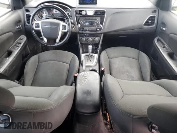 ✅ 2011 Chrysler 200 Touring • VIN: 1C3BC1FB1BN507790 • Лот: 90285575. Опубликован ранее на Copart с пробегом 146 810 миль. Бесплатный доступ к архиву аукционных продаж из США и подробный отчёт об истории автомобиля на DreamBid. Изображение 8.