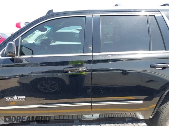 ✅ 2018 Chevrolet Tahoe LT • VIN: 1GNSCBKC7JR259902 • Lot: 42257912. Listed on IAAI with 113,106 mi. Free auction sales archive from the USA and detailed vehicle history report at DreamBid. Image 14.