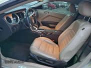 ✅ 2010 Ford Mustang V6 • VIN: 1ZVBP8AN1A5152352 • Лот: 95346955. Опубликован ранее на Copart с пробегом 108 619 миль. Бесплатный доступ к архиву аукционных продаж из США и подробный отчёт об истории автомобиля на DreamBid. Изображение 7.