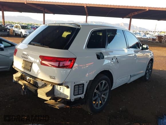 ✅ 2018 Audi Q7 Prestige • VIN: WA1VAAF79JD044421 • Lot: 43062178. Wystawiony na IAAI z przebiegiem 80 150 mil. Bezpłatny archiwum sprzedaży aukcyjnych z USA i szczegółowy raport historii pojazdu na DreamBid. Zdjęcie 4.