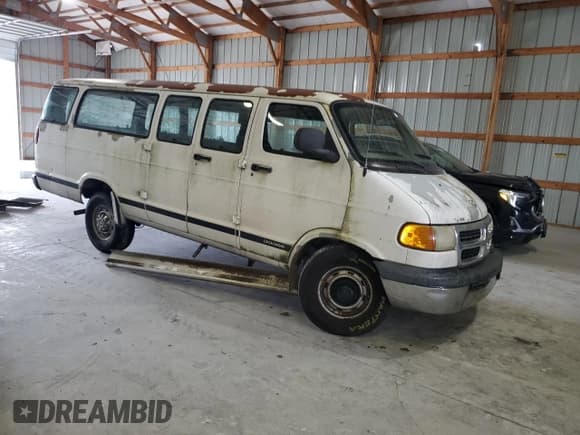 ✅ 2002 Dodge Passenger • VIN: 2B5WB35Y92K109605 • Lot: 81635945. Wystawiony na Copart z przebiegiem Nie podano. Bezpłatny archiwum sprzedaży aukcyjnych z USA i szczegółowy raport historii pojazdu na DreamBid. Zdjęcie 4.