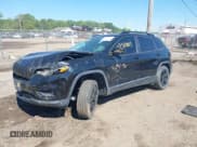 ✅ 2019 Jeep Cherokee Latitude Plus • VIN: 1C4PJMLX8KD432780 • Лот: 42384043. Опубликован ранее на IAAI с пробегом 98 099 миль. Бесплатный доступ к архиву аукционных продаж из США и подробный отчёт об истории автомобиля на DreamBid. Изображение 2.