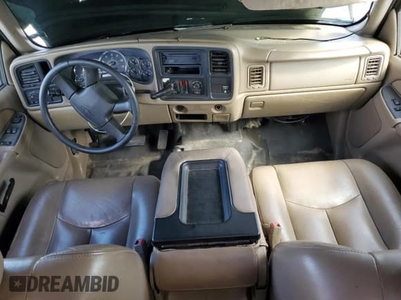 ✅ 2003 Chevrolet Silverado 2500HD LS • VIN: 1GCHK29U03E274062 • Lot: 82757165. Wystawiony na Copart z przebiegiem 329 319 mil. Bezpłatny archiwum sprzedaży aukcyjnych z USA i szczegółowy raport historii pojazdu na DreamBid. Zdjęcie 8.
